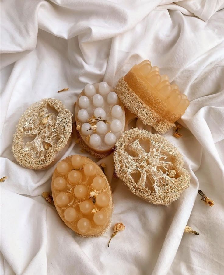 Comparativo: Bucha vegetal vs. esponjas sintéticas