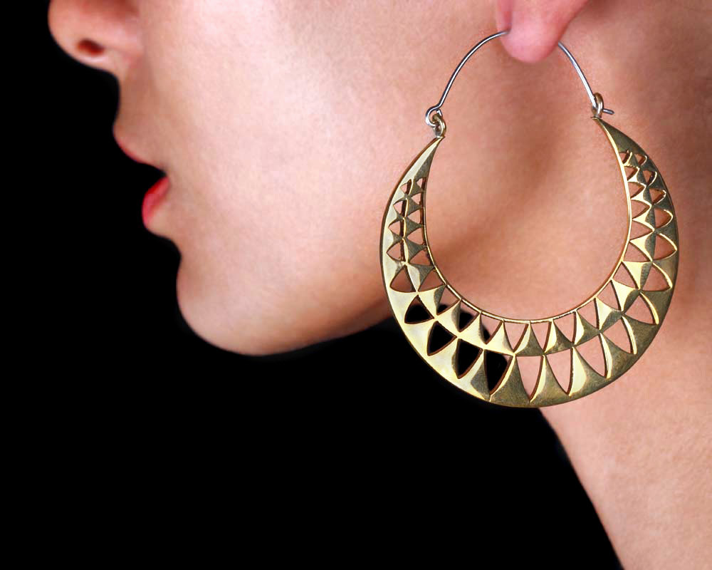 melhores brincos de argola para cada formato de rosto