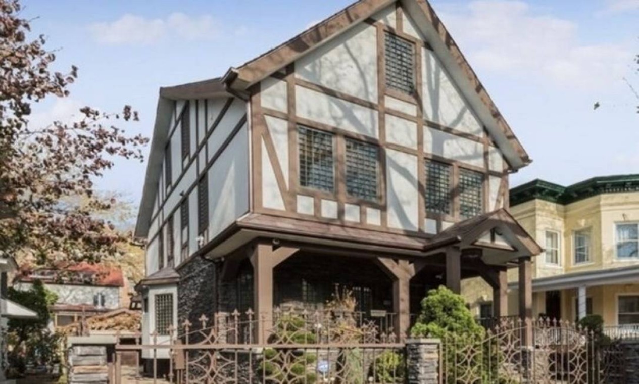 A Frota Aérea de John Travolta: Detalhes dos Aviões do Ator