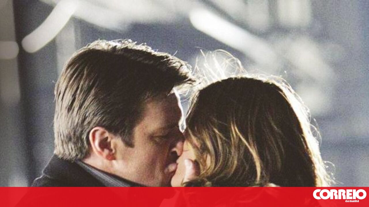 1. A Evolução do Romance: De Beijos Táticos a Compromisso em Castle.
2.