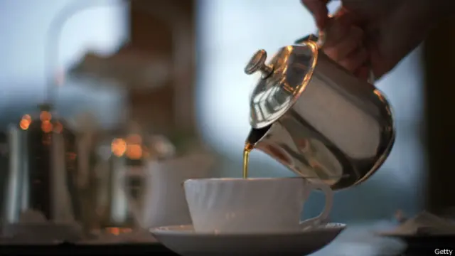 A importância da consulta médica antes de consumir qualquer chá na gestação