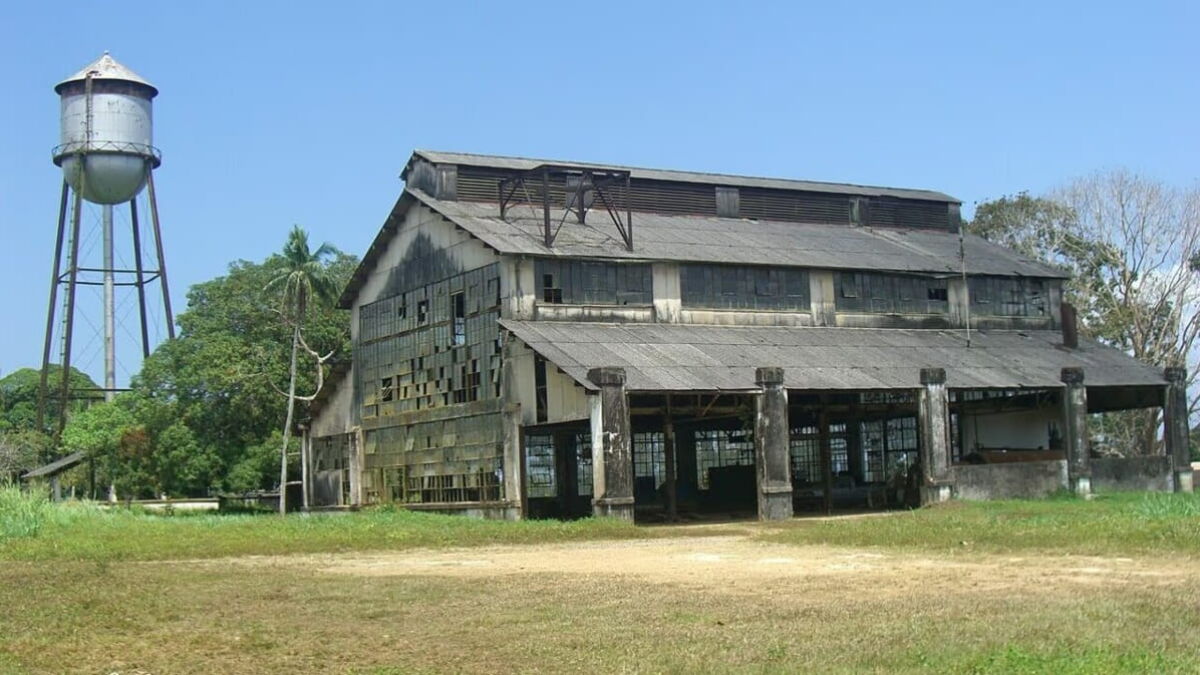 Velho Airão: Mergulho na História do Ciclo da Borracha