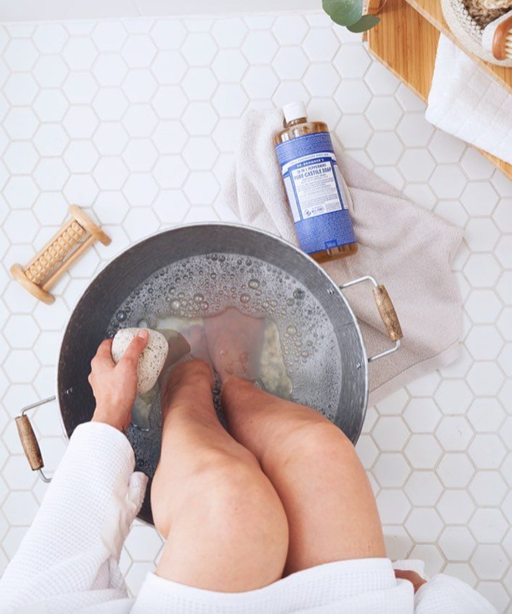 como fazer escalda pes de lavanda e camomila para dormir