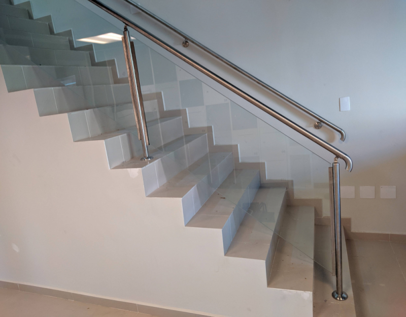 erros comuns ao escolher corrimão inox evitar problemas