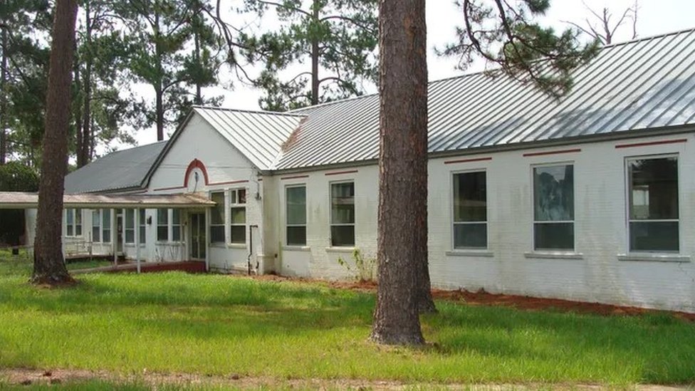 A História Sombria da Dozier School: Abusos e Segredos Revelados