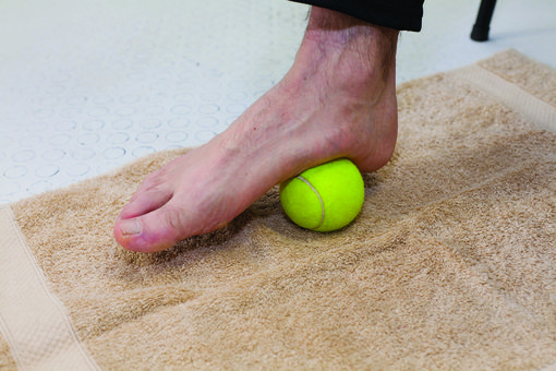 5 dicas essenciais para aliviar fascite plantar com bolinha de tenis