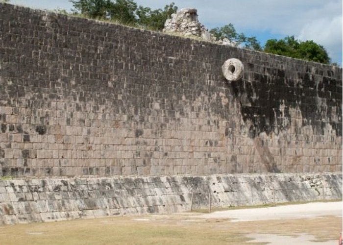 Pok-ta-Pok: As Regras e o Significado do Futebol Ancestral Maia