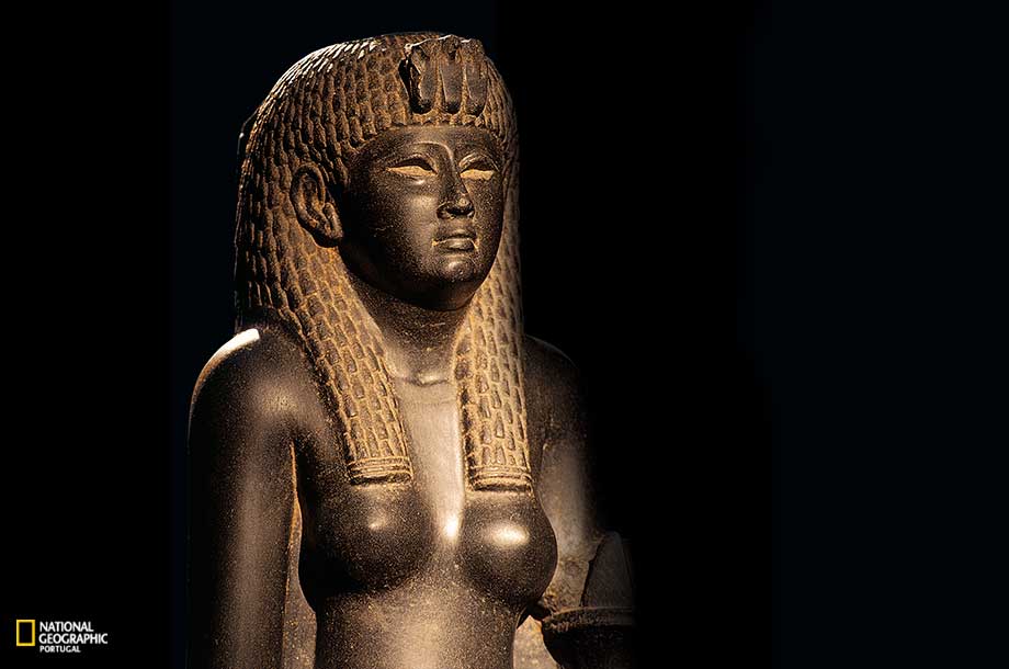 Cleópatra Além do Mito: O Que as Moedas e Bustos Revelam Sobre Sua Aparência