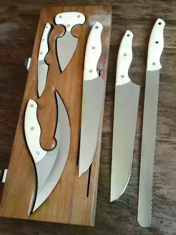 Faca Santoku vs. Faca do Chef: Entenda as diferenças e usos