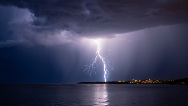 Os perigos dos raios e como se proteger