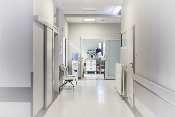 interpretação de sonhar visitando hospital