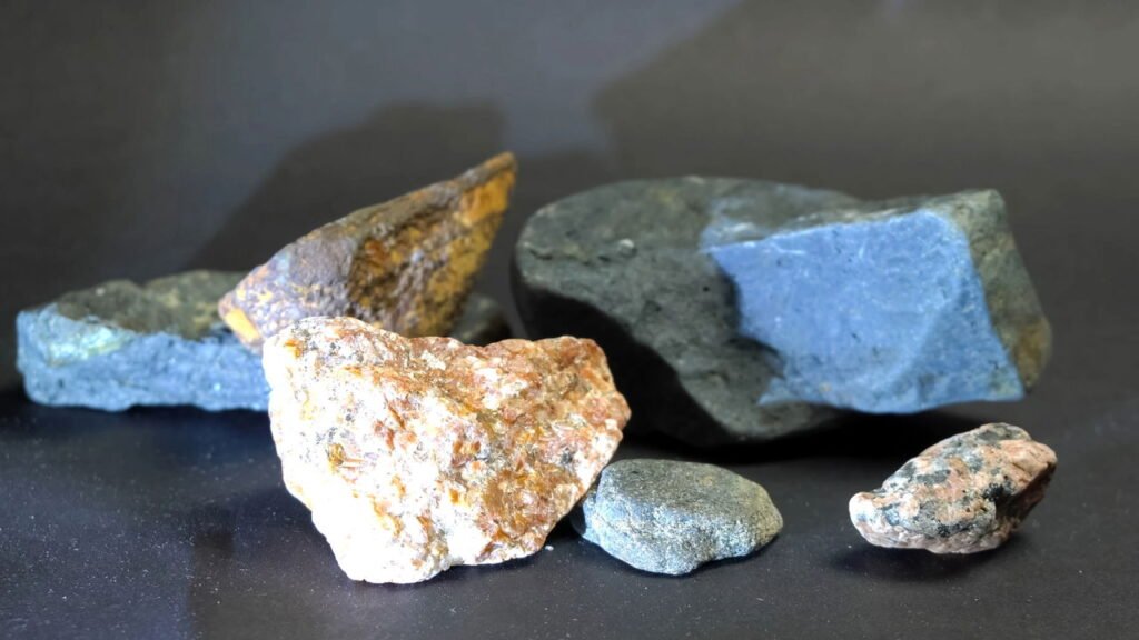 1. Desvendando os Mistérios: Os 7 Objetos Mais Raros da Natureza e do Universo
2. Do Ástato ao Oumuamua: Uma Jornada Pelos Itens Mais Exclusivos do Planeta e do Cosmos
3. Além do Diamante: Conheça os Objetos Históricos e Científicos de Raridade Incomparável
4. O Que Torna Algo Raro? Explorando os Objetos Mais Únicos da História e da Ciência
5. Guia Completo: Preços