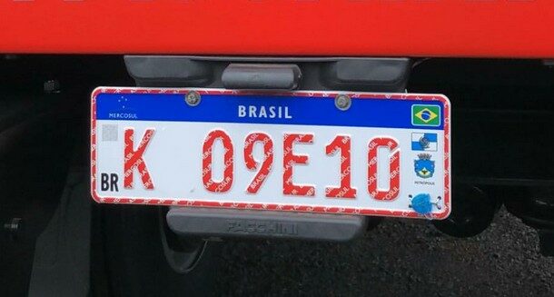 o que significa placa vermelha