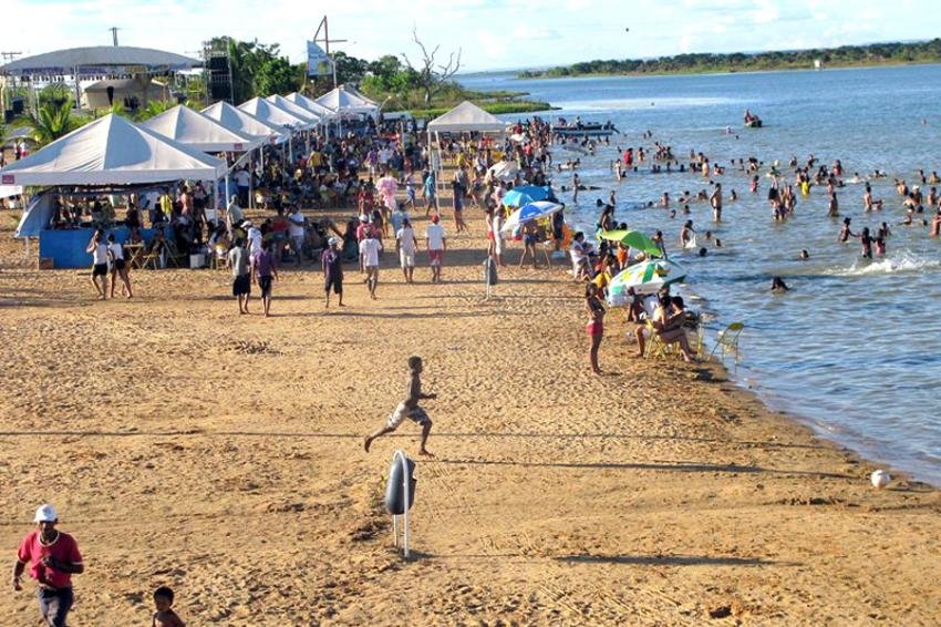 praia de porto real vs praia do forte bahia