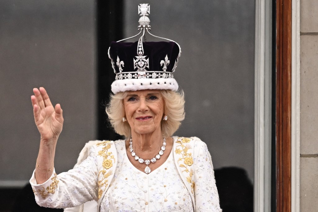 A Trajetória Completa da Rainha Camilla: De Camilla Parker Bowles à Coroação; Os Segredos da Dieta e Estilo de Vida da Rainha Camilla; Saúde da Rainha Camilla: Entenda o Diagnóstico de Infecção Pulmonar em 2024; Rainha Camilla e Rei Charles III: Uma História de Amor e Protocolo Real; Joias e Aparições: O Brilho da Rainha Camilla nos Banquetes Reais