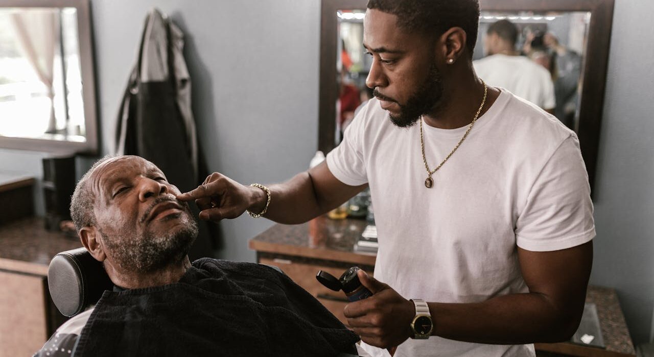 raspar o bigode faz crescer mais rápido