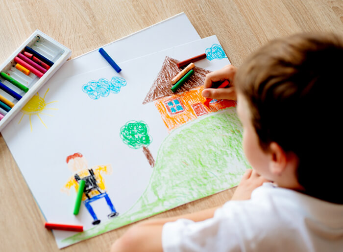 tinta de giz de cera vs tinta guache tradicional