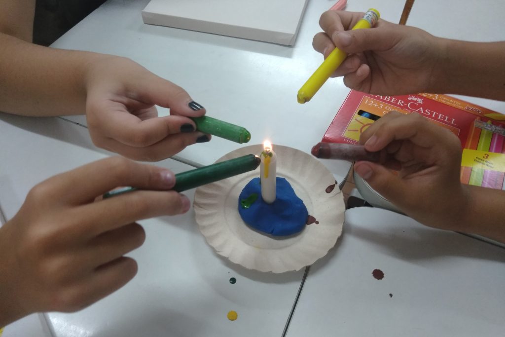 quanto custa fazer tinta caseira com giz de cera