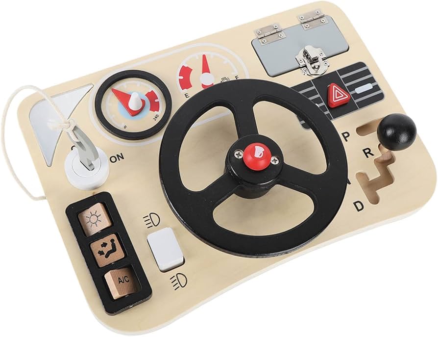 um carrinho de madeira com volante