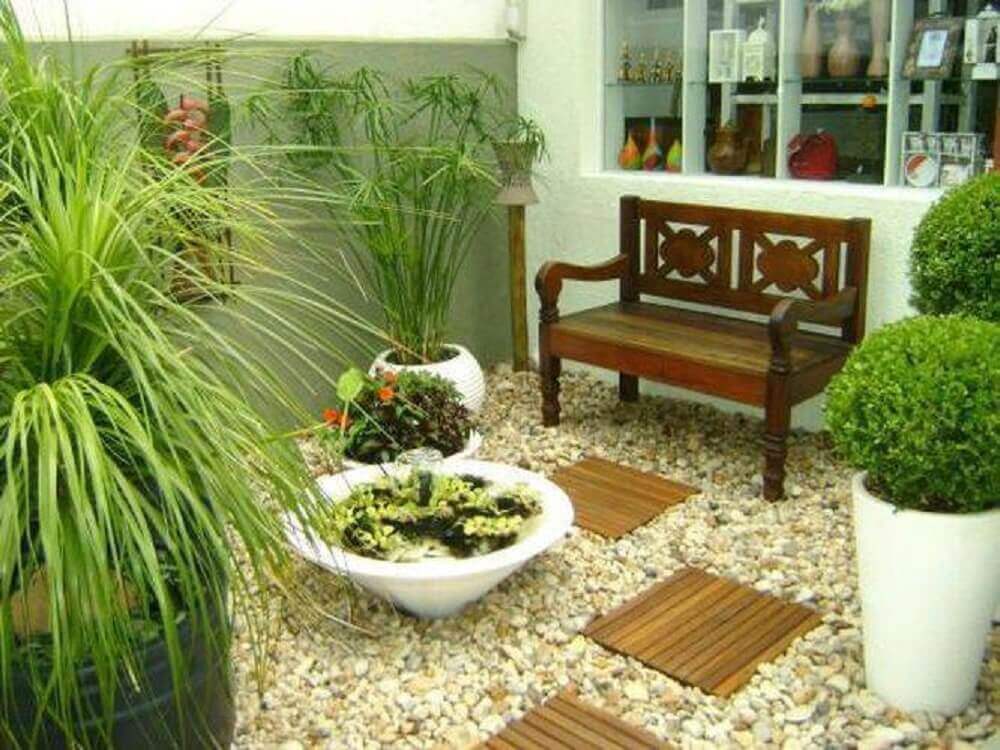 um jardim em vasos