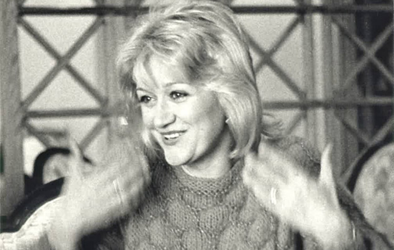 A Incrível História de Vesna Vulović: A Mulher que Sobreviveu a uma Queda de 10.000 Metros; Voo JAT 367: O Mistério da Explosão e o Milagre de Vesna Vulović; Além do Recorde: A Vida de Ativista Política de Vesna Vulović na Sérvia; Como o Corpo Humano Resiste a Quedas Extremas: O Caso de Vesna Vulović; Guinness World Records: Conheça os Maiores Feitos de Sobrevivência Aérea